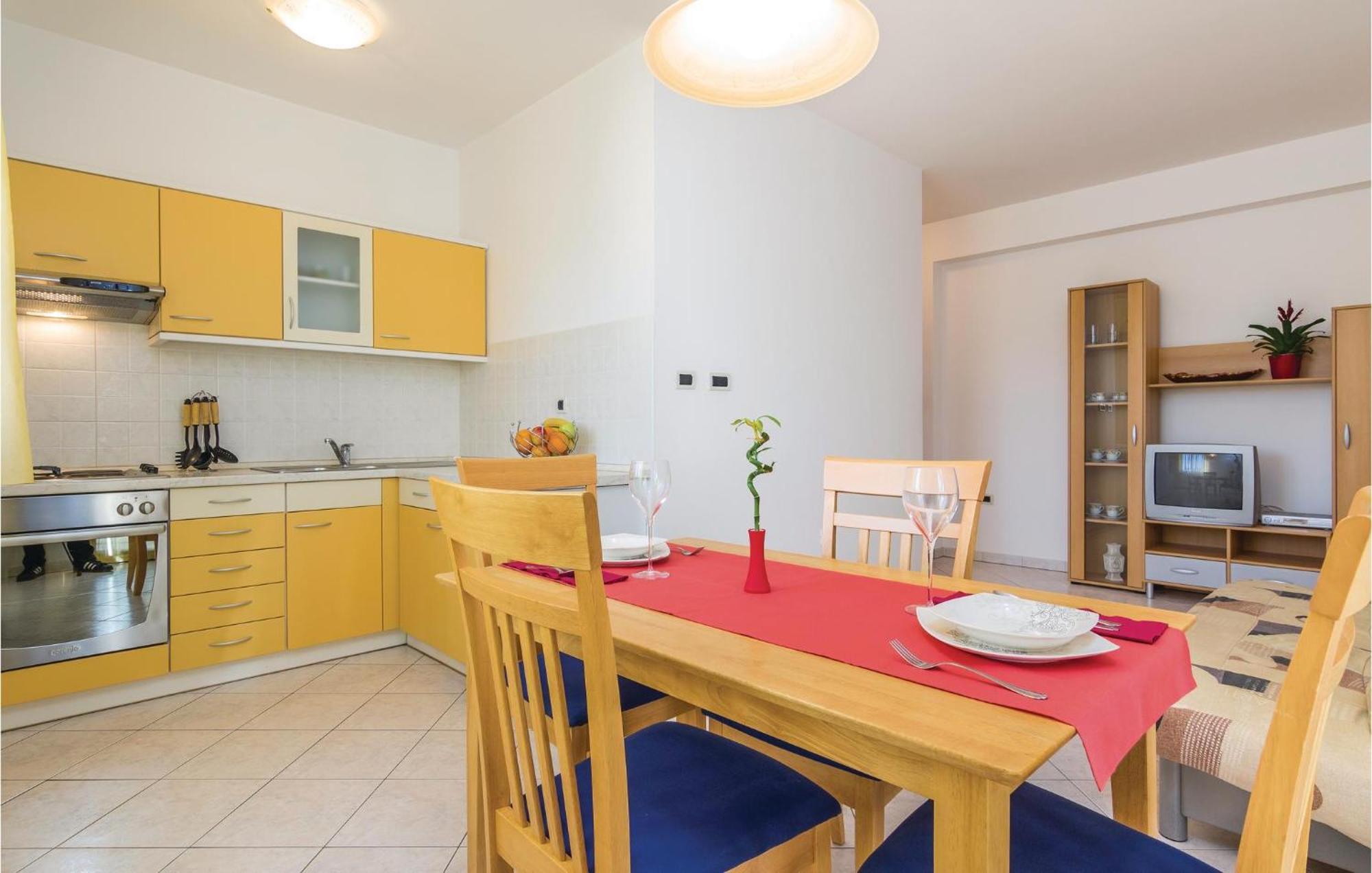 Cozy Apartment In Porec With Wifi Exterior foto