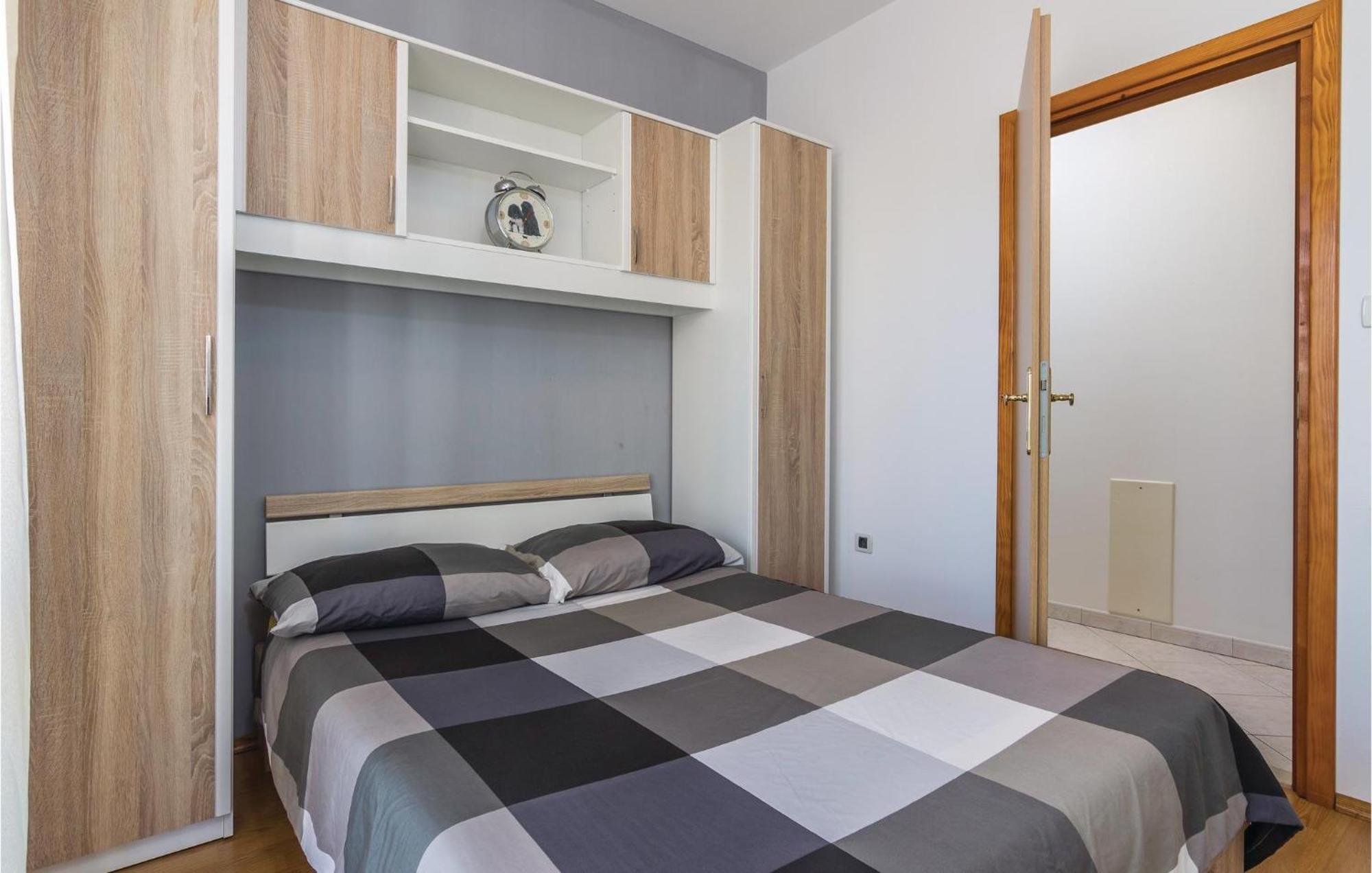 Cozy Apartment In Porec With Wifi Exterior foto