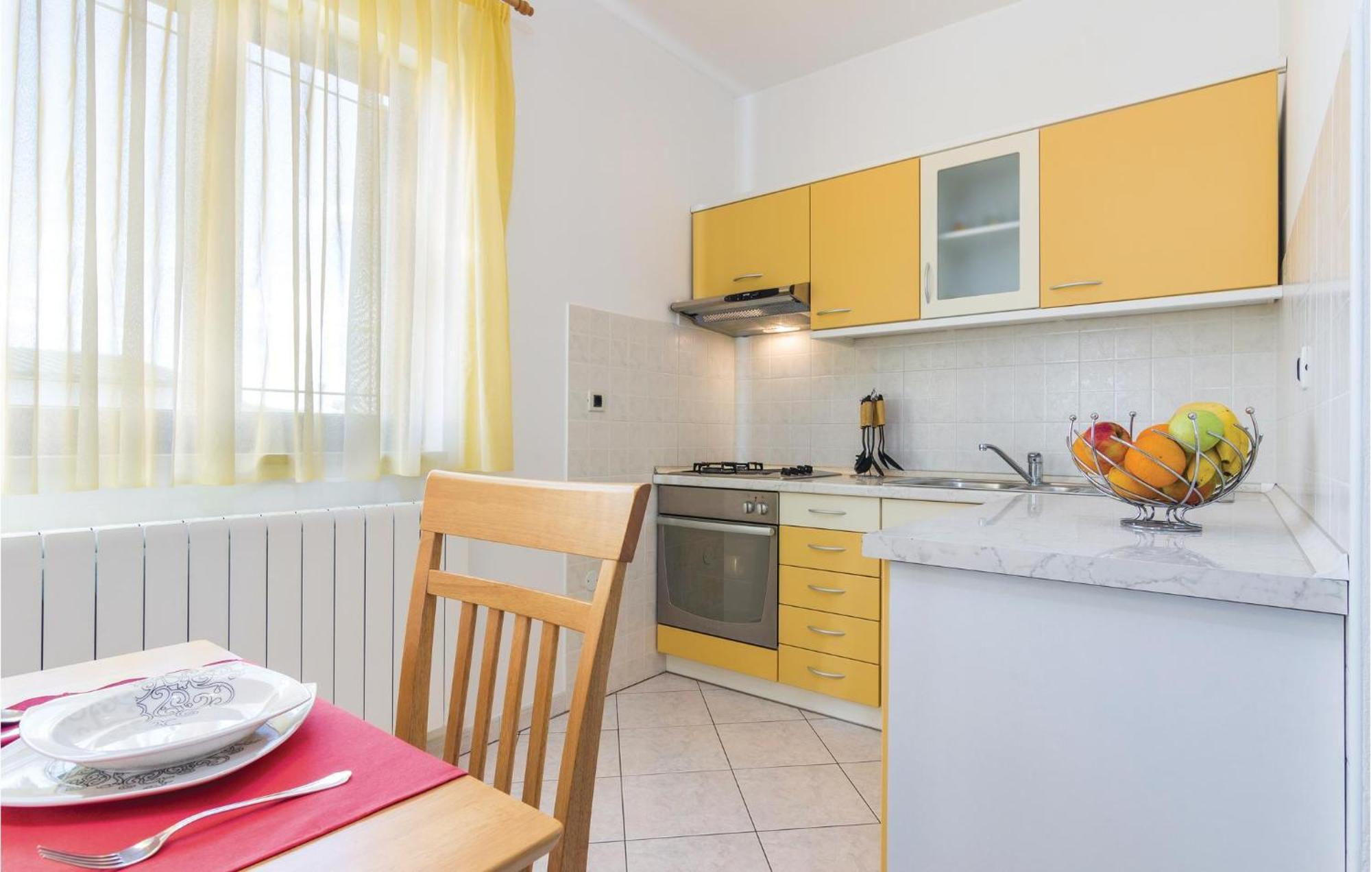 Cozy Apartment In Porec With Wifi Exterior foto