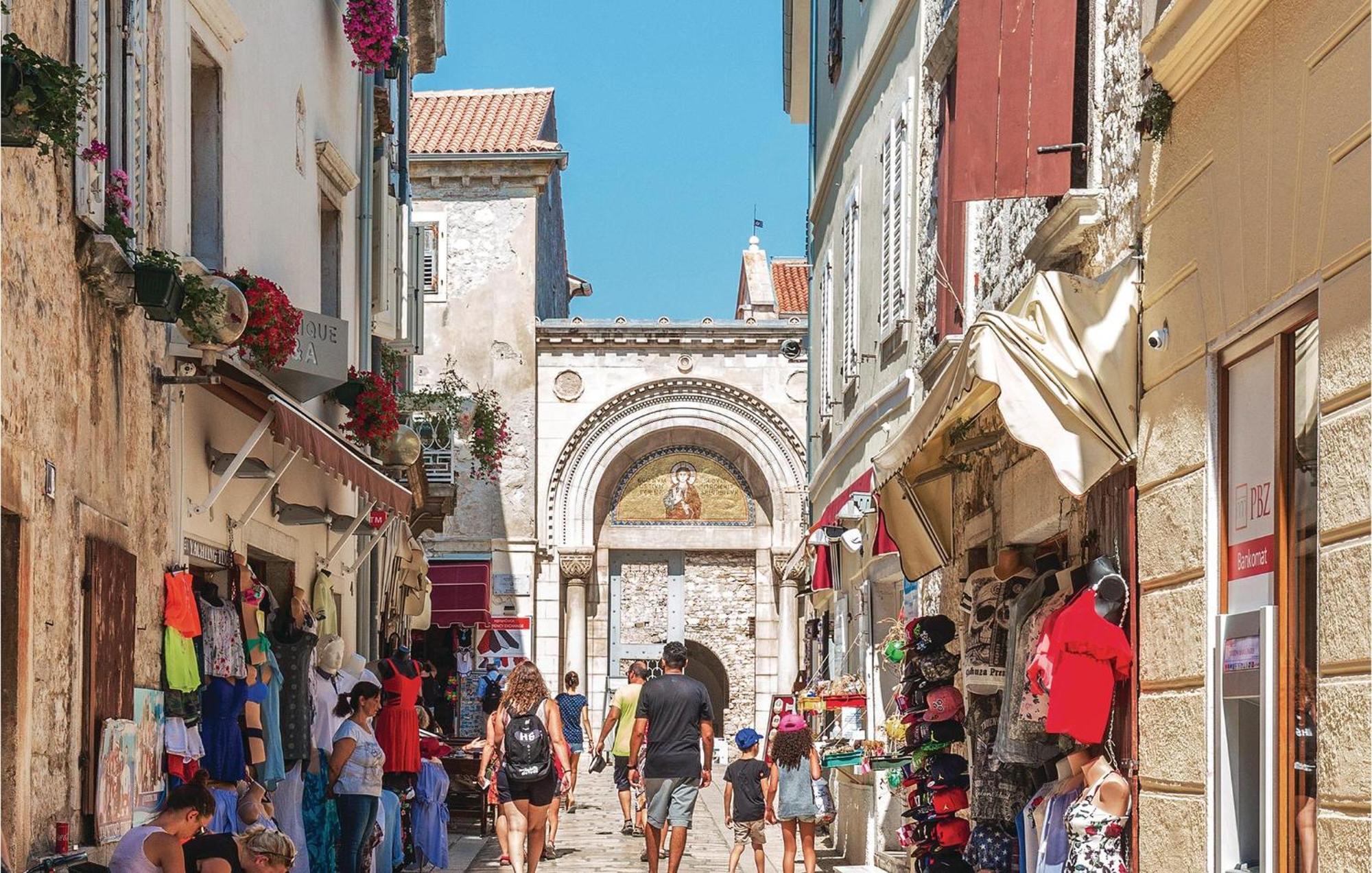 Cozy Apartment In Porec With Wifi Exterior foto